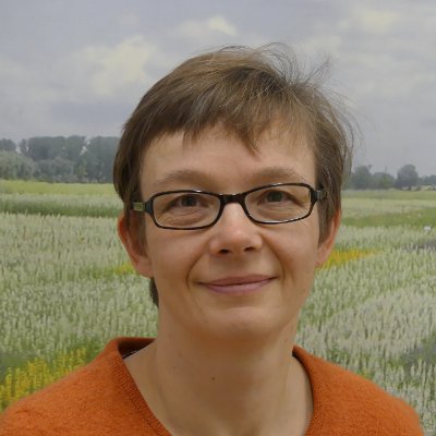 Dr. Ines Bull Dr. Ines Bull